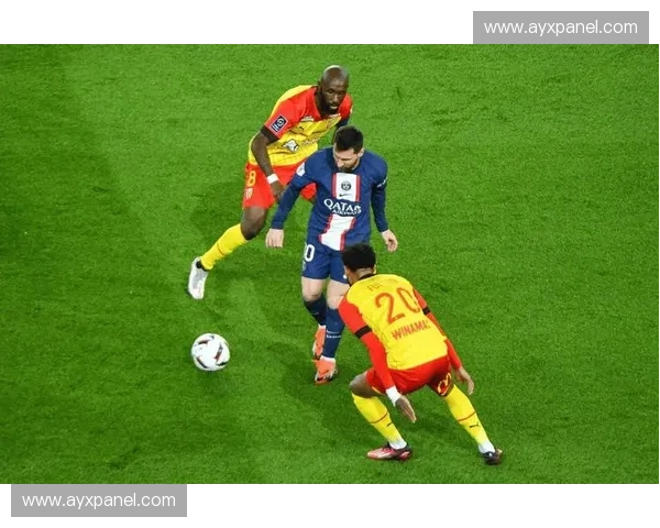 保级生死战前瞻：塞维利亚客场疲软能否破解密集防守